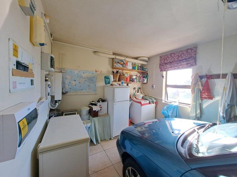 To Let 5 Bedroom Property for Rent in Mossel Bay Western Cape
